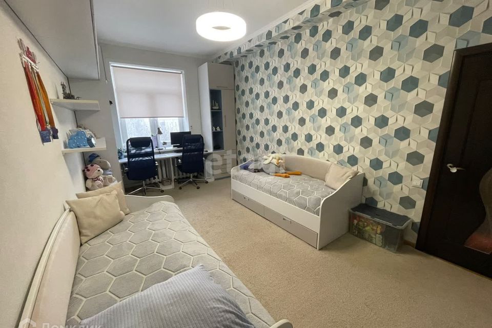 Продаётся 3-комнатная квартира, 109.3 м²