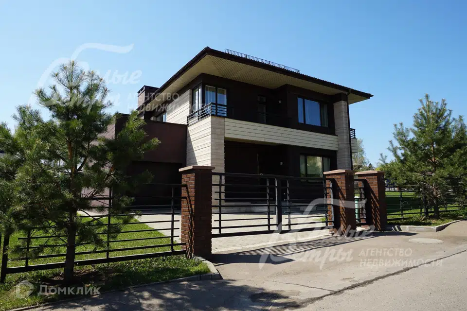 Продаётся 2-этажный дом, 323 м²