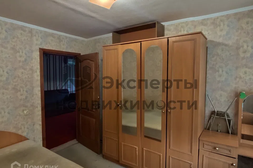 Продаётся 4-комнатная квартира, 61.2 м²