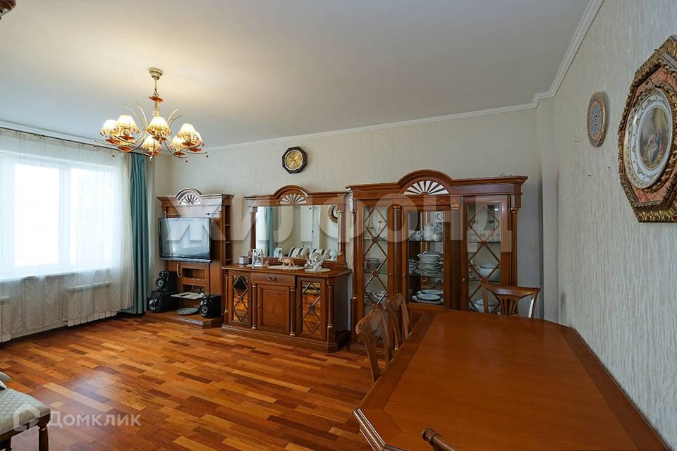 Продаётся 3-комнатная квартира, 105 м²