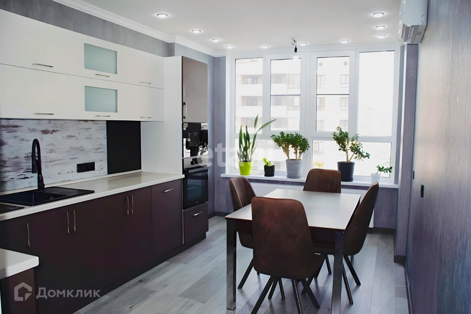 Продаётся 2-комнатная квартира, 70.7 м²