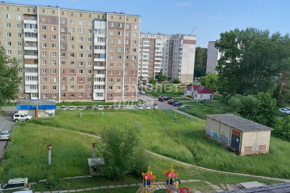 Продаётся 4-комнатная квартира, 76 м²