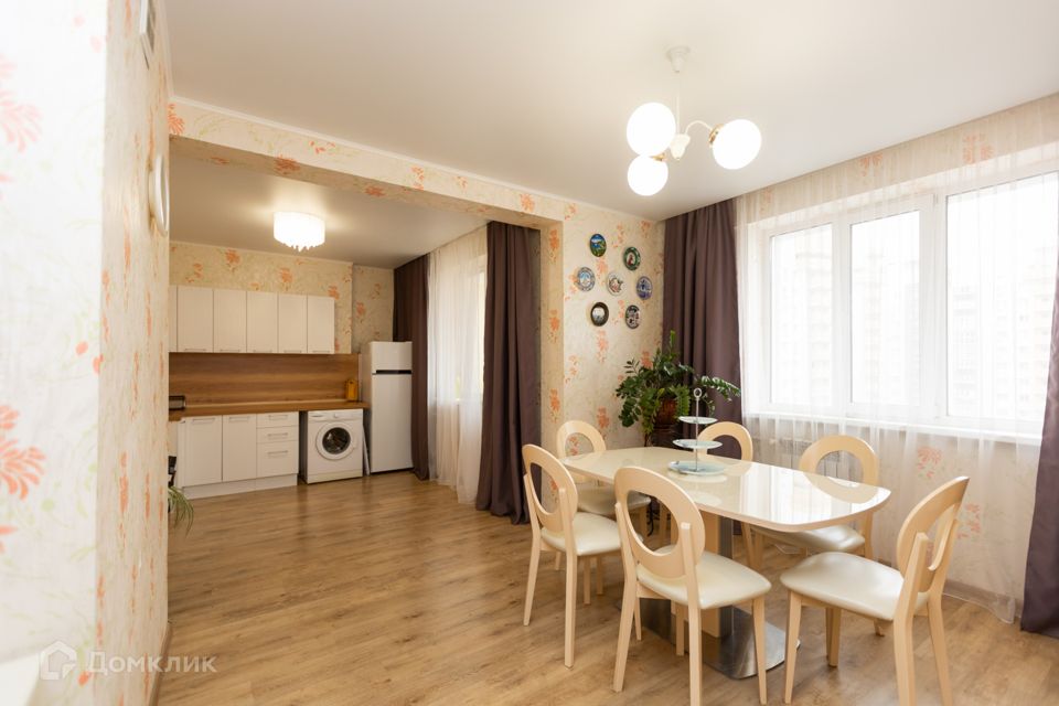 Продаётся 3-комнатная квартира, 120 м²