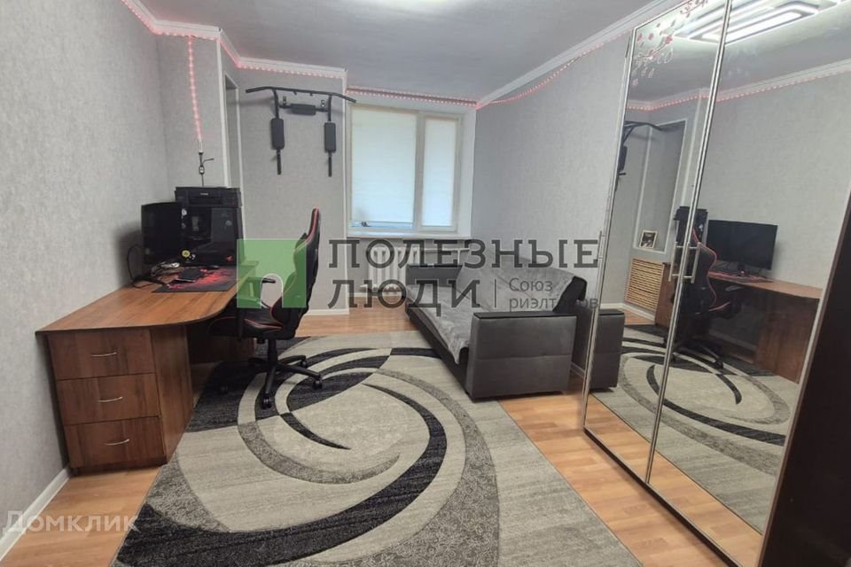 Продаётся 4-комнатная квартира, 101.3 м²