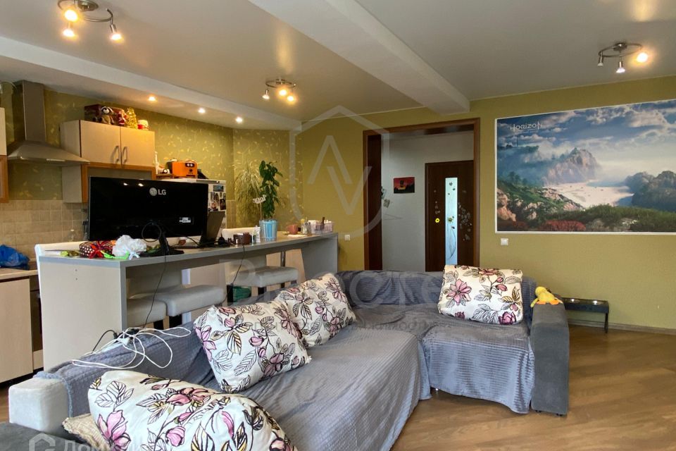 Продаётся 3-комнатная квартира, 105 м²