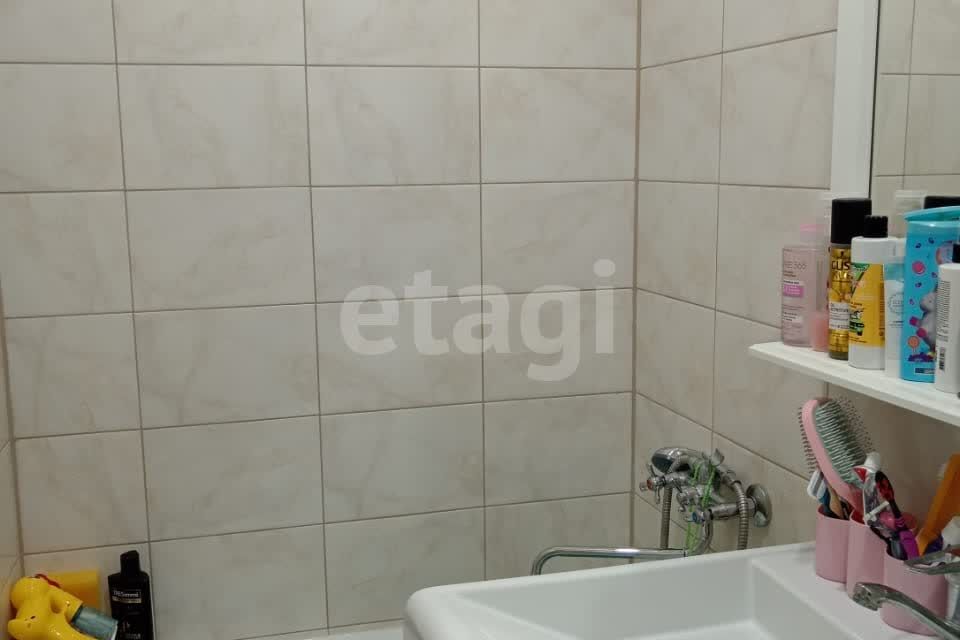 Продаётся 3-комнатная квартира, 50.2 м²