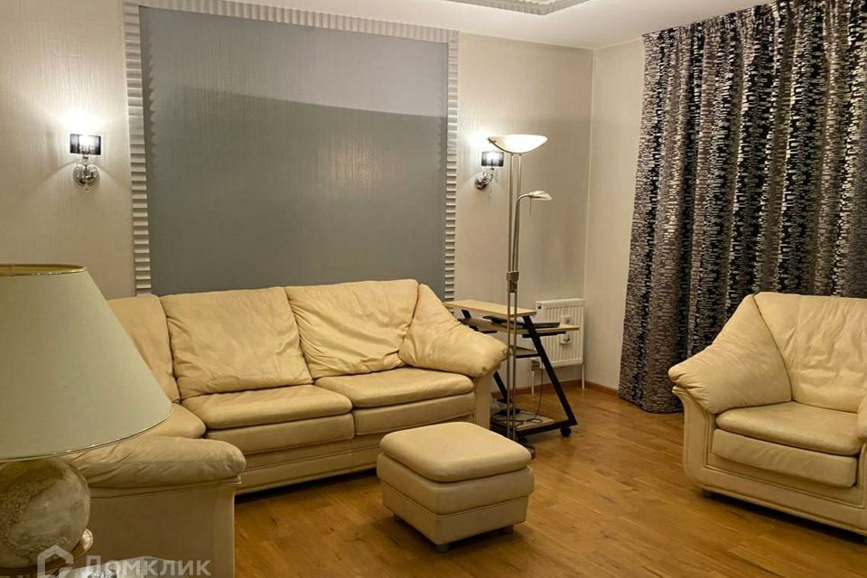 Продаётся 3-комнатная квартира, 105.9 м²