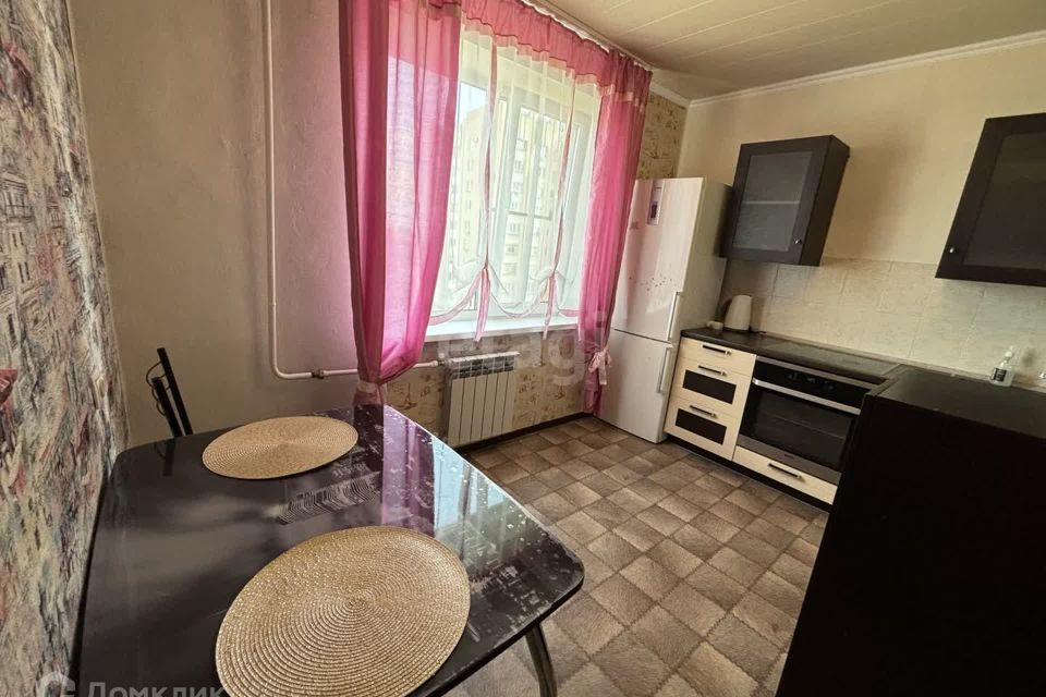 Продаётся комната в 1-комн. квартире, 38 м²