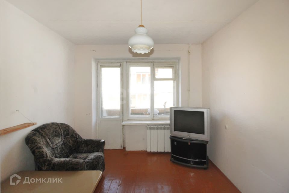Продаётся 4-комнатная квартира, 62.4 м²