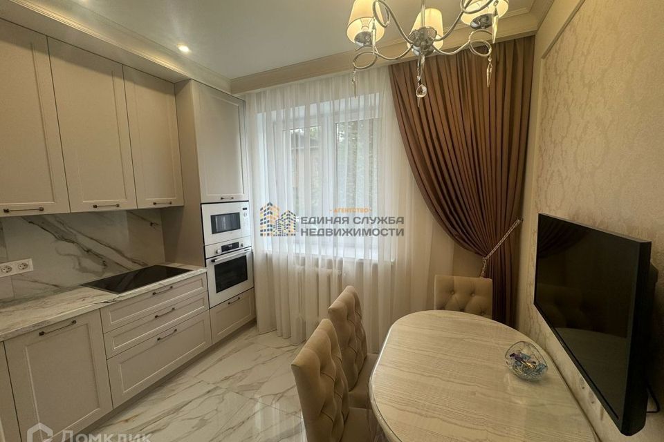 Сдаётся 2-комнатная квартира, 65 м²