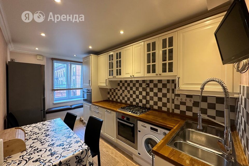 Сдаётся 3-комнатная квартира, 101 м²