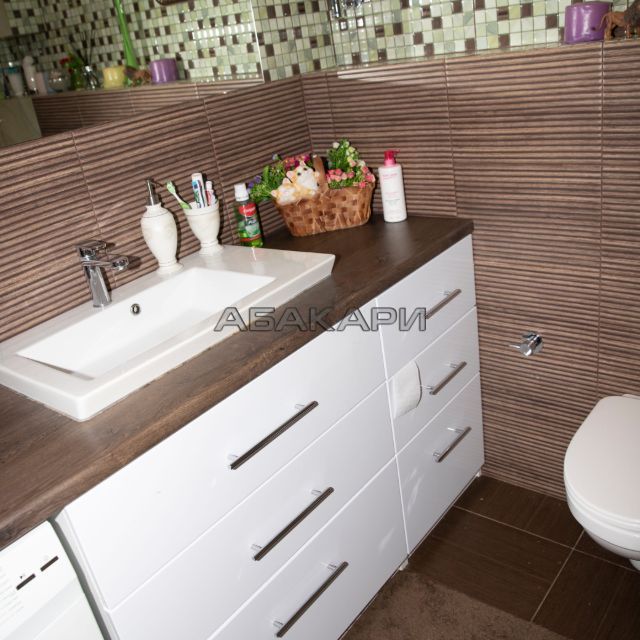 Сдаётся 2-комнатная квартира, 58 м²