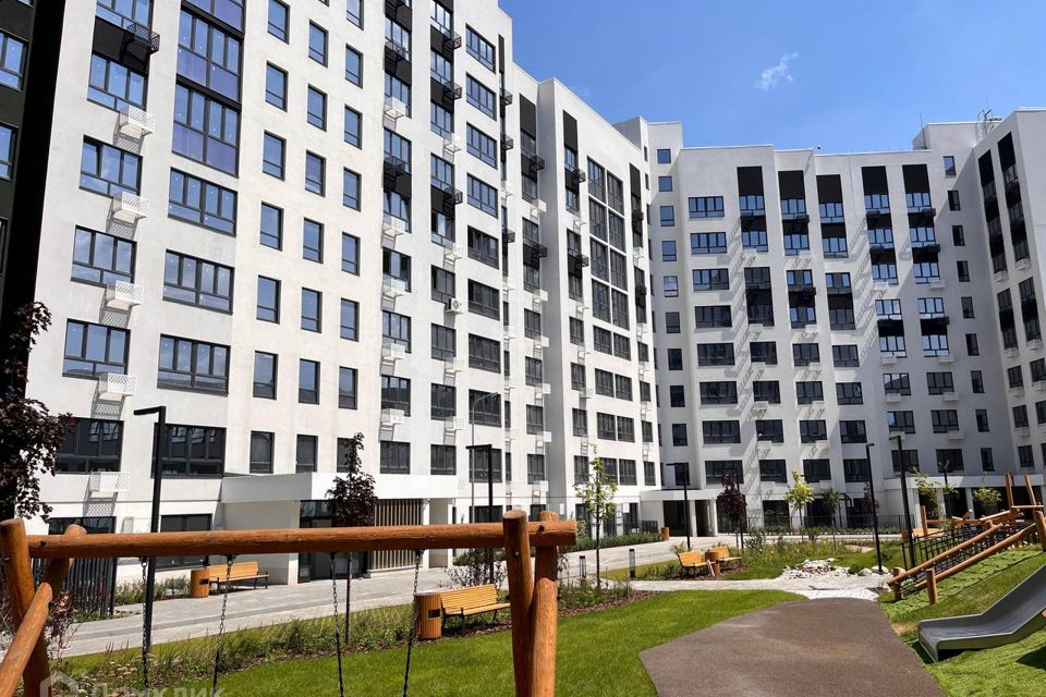 Продаётся 2-комнатная квартира, 72.2 м²