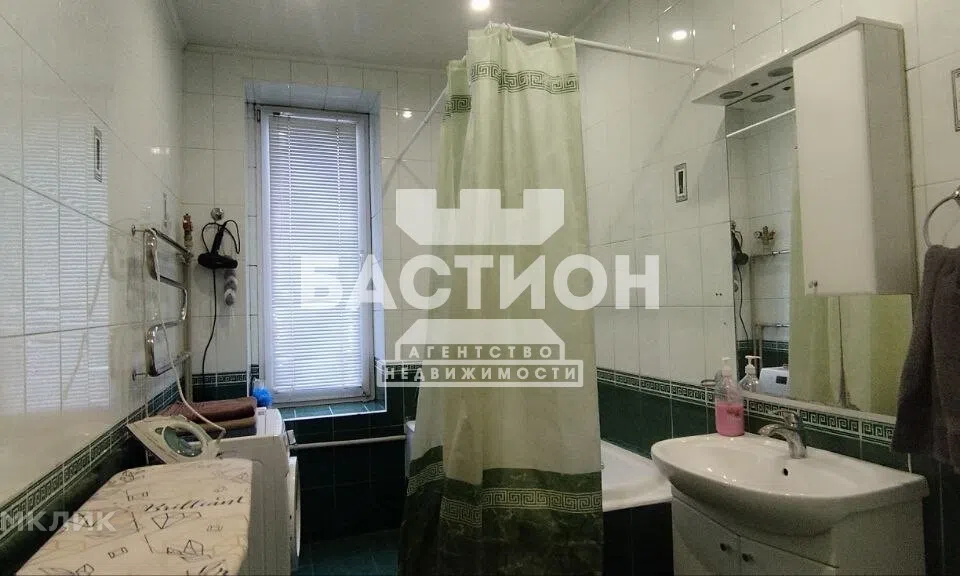 Продаётся 4-комнатная квартира, 90 м²