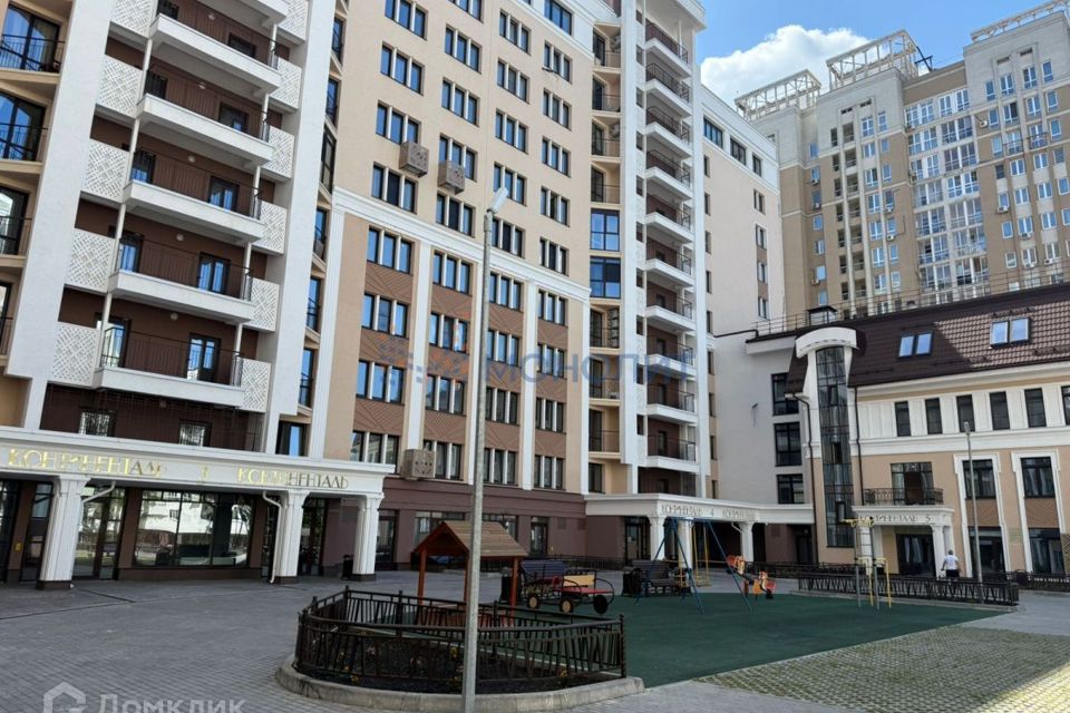 Продаётся 3-комнатная квартира, 128.9 м²