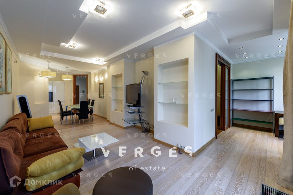 Продаётся 2-комнатная квартира, 81 м²
