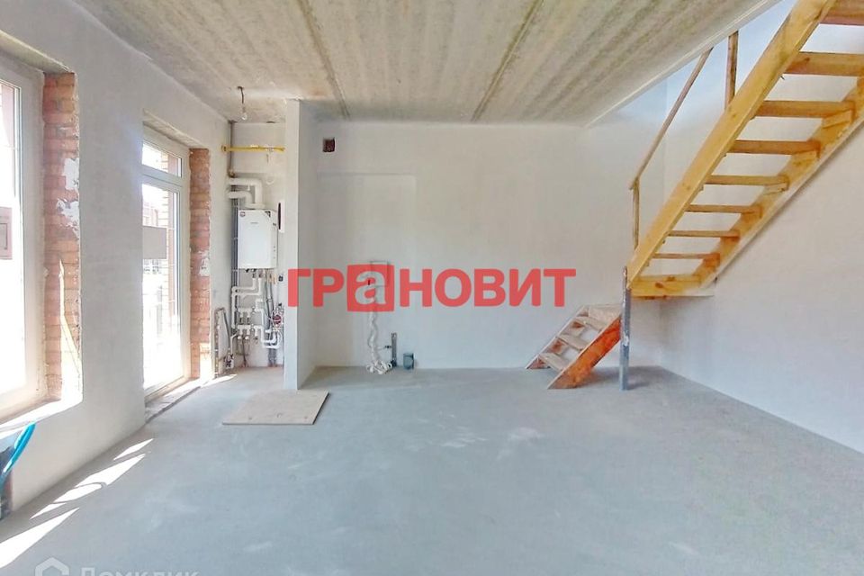 Продаётся 3-комнатная квартира, 61.8 м²