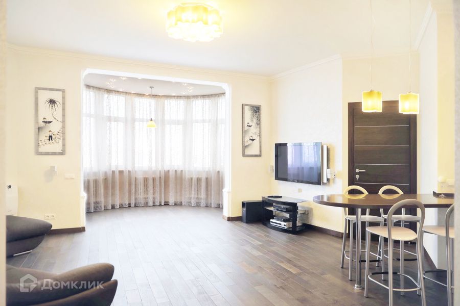 Продаётся 4-комнатная квартира, 149 м²