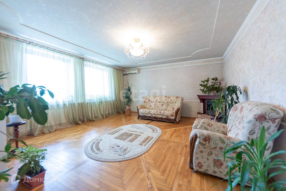 Продаётся 3-комнатная квартира, 118.4 м²