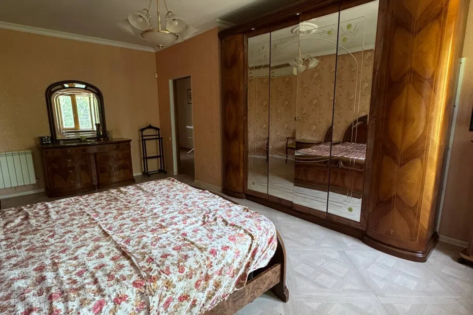 Продаётся 3-этажный дом, 356 м²