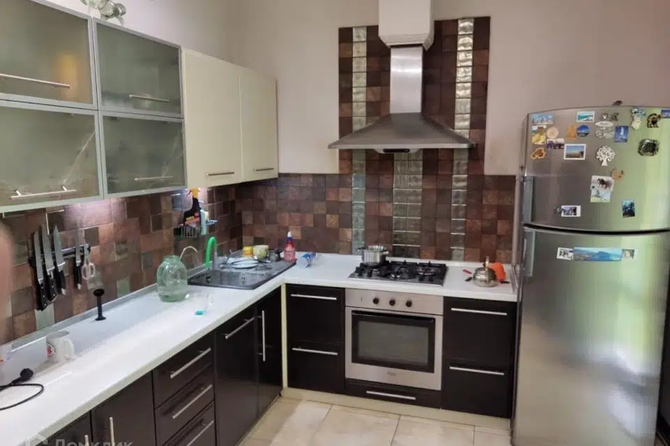 Продаётся 2-этажный дом, 235 м²