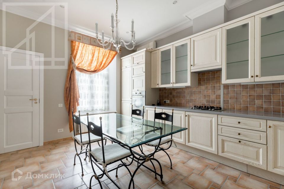 Сдаётся 5-комнатная квартира, 185 м²