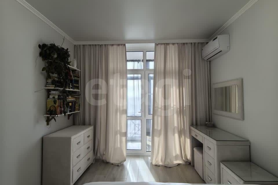 Продаётся 4-комнатная квартира, 150 м²