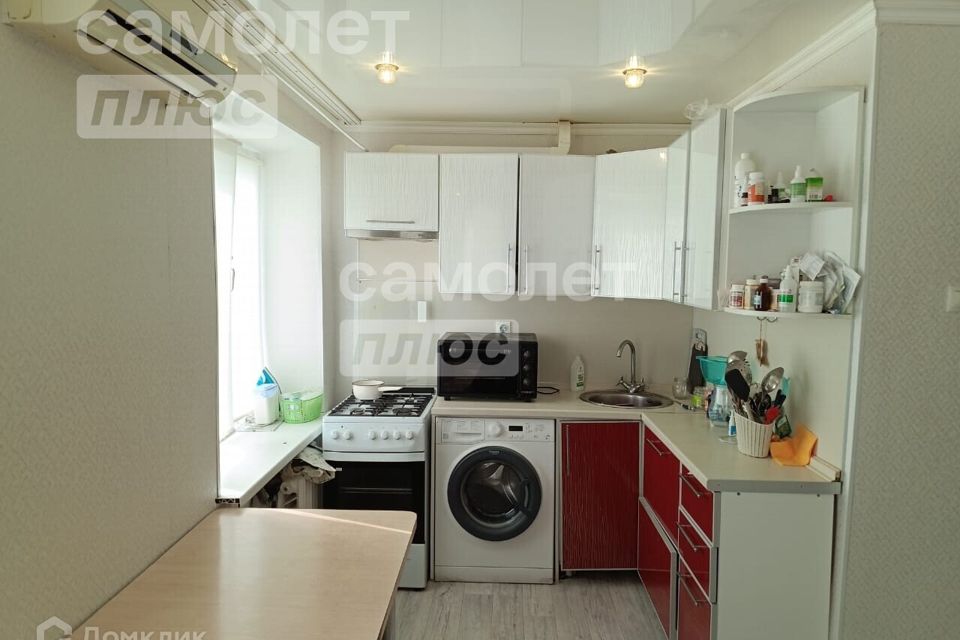 Продаётся 3-комнатная квартира, 48.2 м²