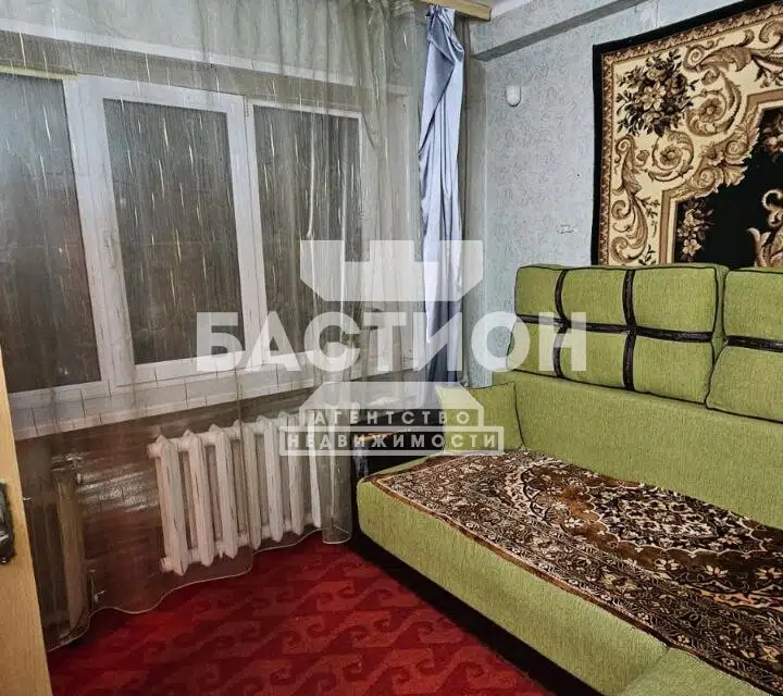 Продаётся 3-комнатная квартира, 40.7 м²