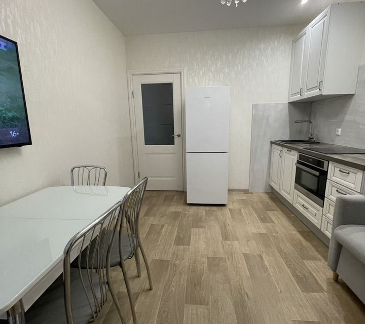 Сдаётся 2-комнатная квартира, 61 м²