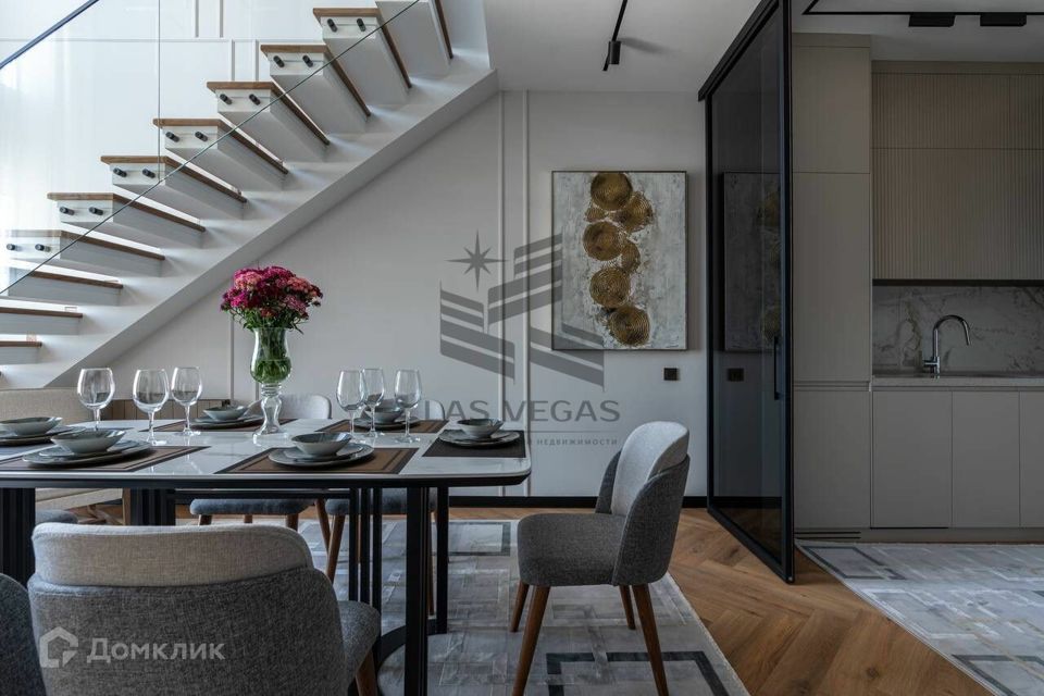 Сдаётся 2-комнатная квартира, 90 м²