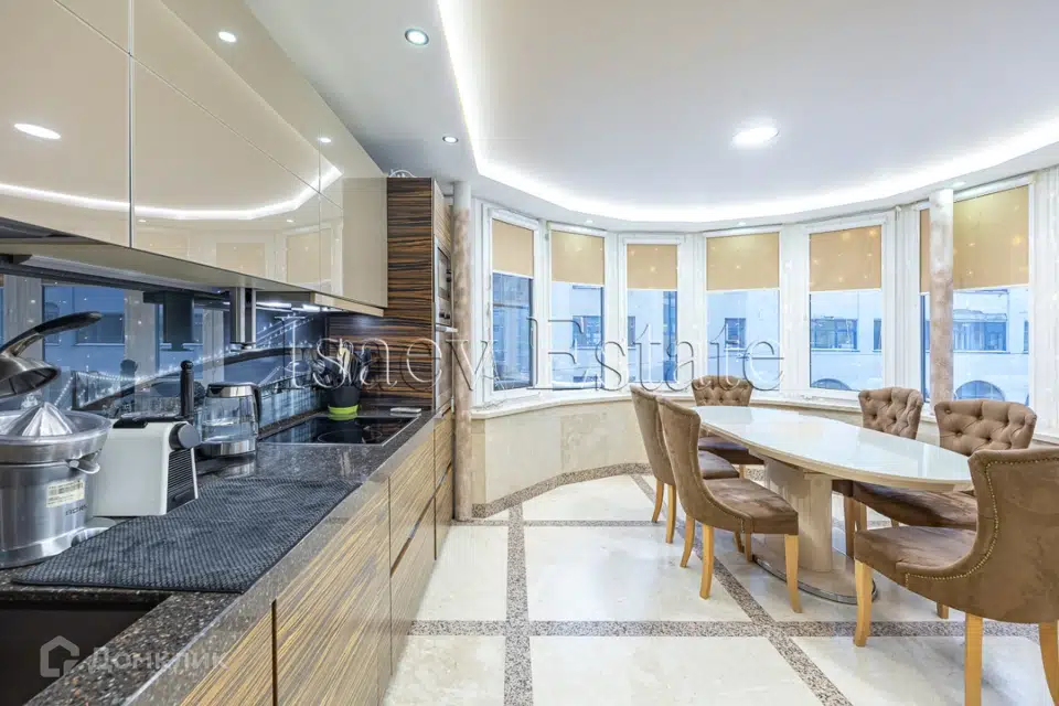 Продаётся 4-комнатная квартира, 105 м²