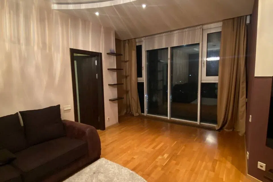 Сдаётся 2-комнатная квартира, 80 м²