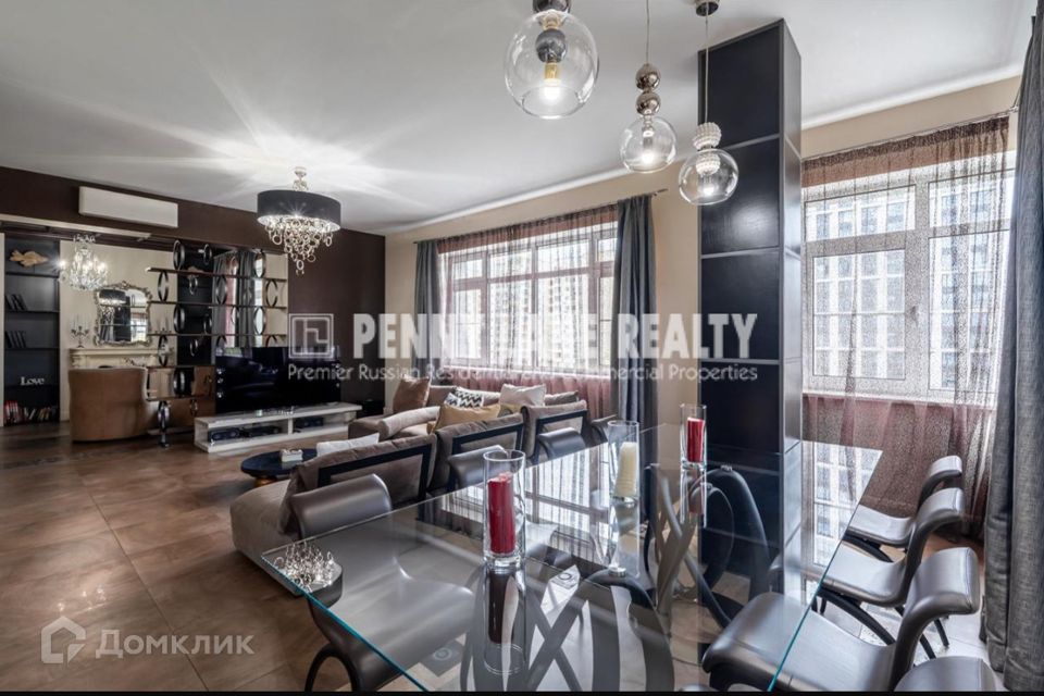 Сдаётся 5-комнатная квартира, 200 м²