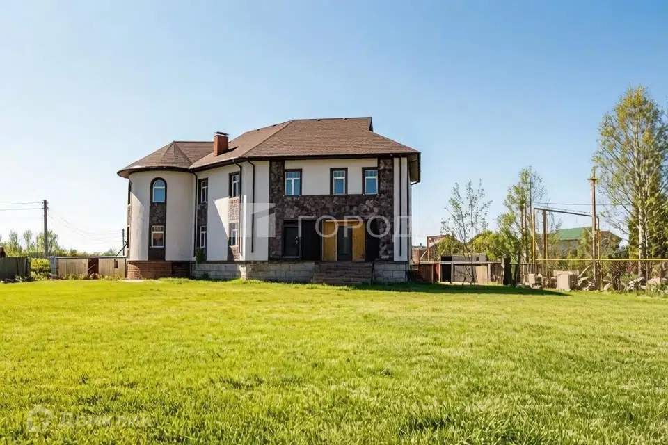 Продаётся 2-этажный дом, 495 м²