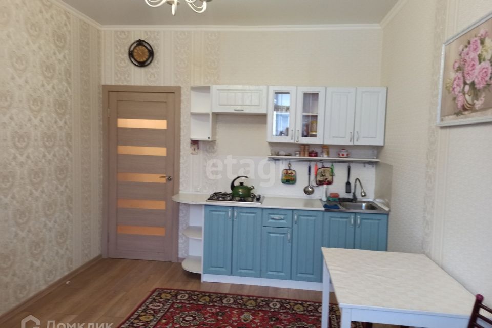 Продаётся 1-комнатная квартира, 42 м²