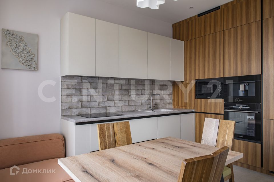 Продаётся 2-комнатная квартира, 65.2 м²