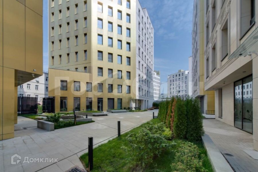 Продаётся 3-комнатная квартира, 131.7 м²