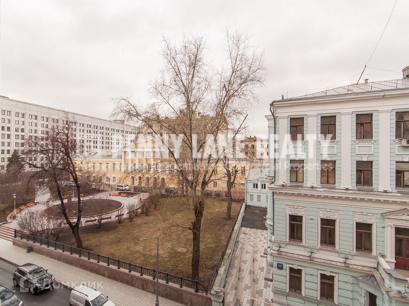 Сдаётся 4-комнатная квартира, 157 м²