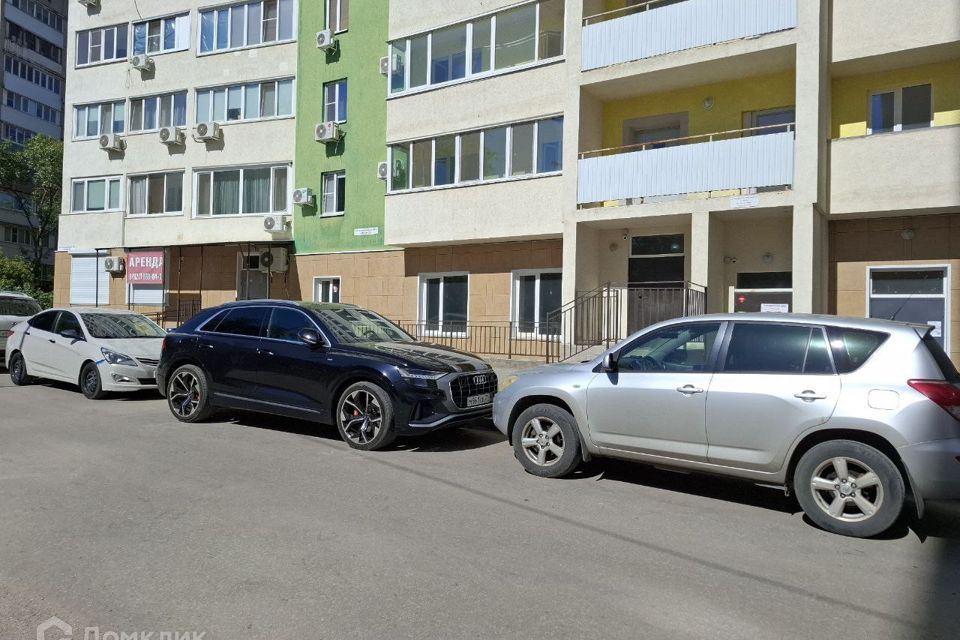 Продаётся 1-комнатная квартира, 117 м²