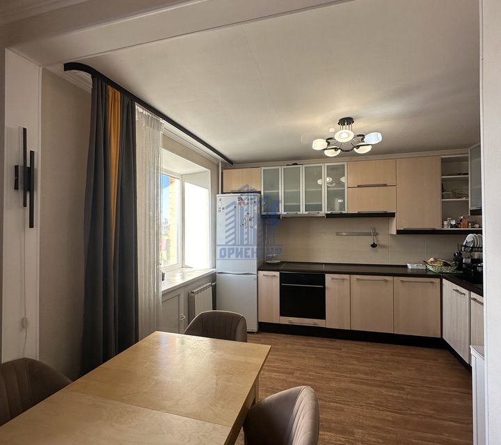 Продаётся 3-комнатная квартира, 109.4 м²