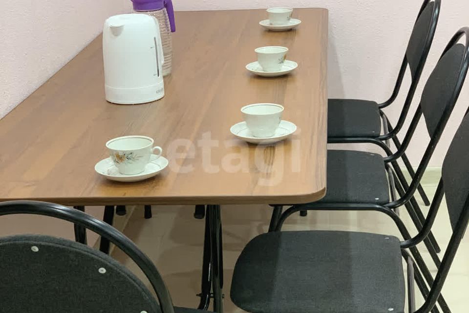 Продаётся 4-комнатная квартира, 123.9 м²