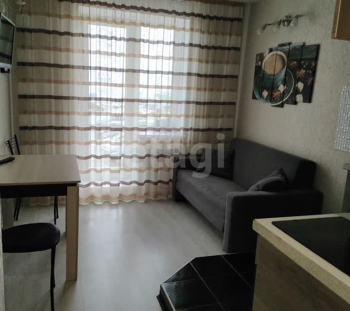 Продаётся 1-комнатная квартира, 42 м²