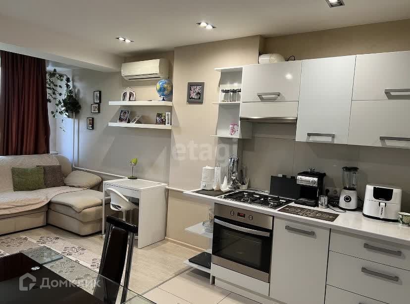 Продаётся 3-комнатная квартира, 56.7 м²