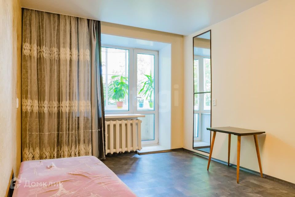 Продаётся 3-комнатная квартира, 57.4 м²