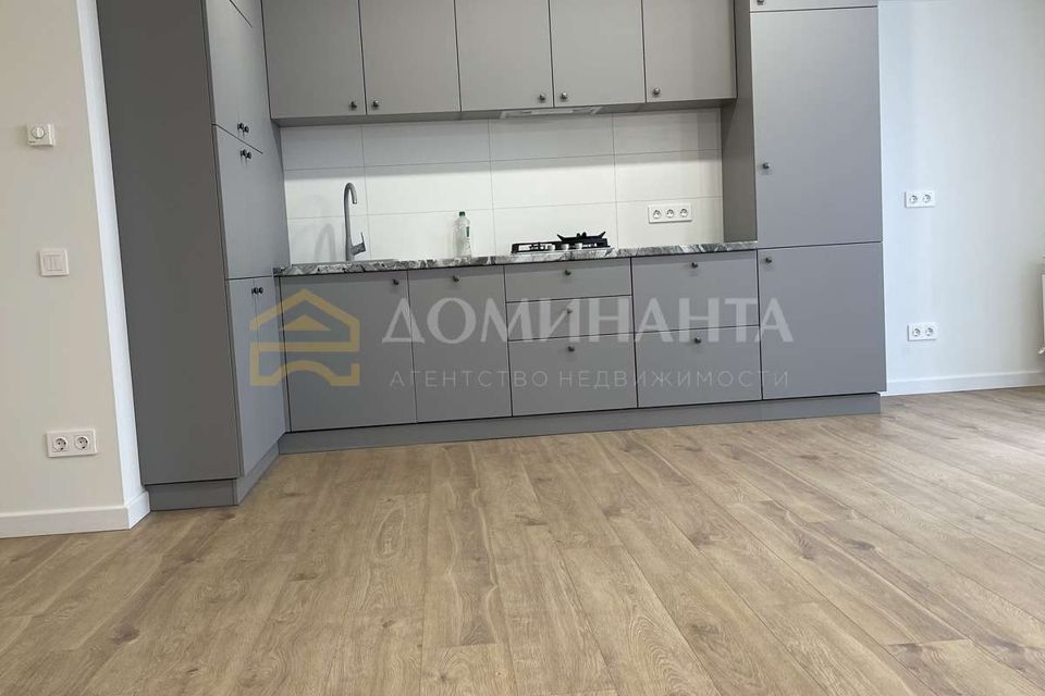Продаётся 1-комнатная квартира, 41.9 м²