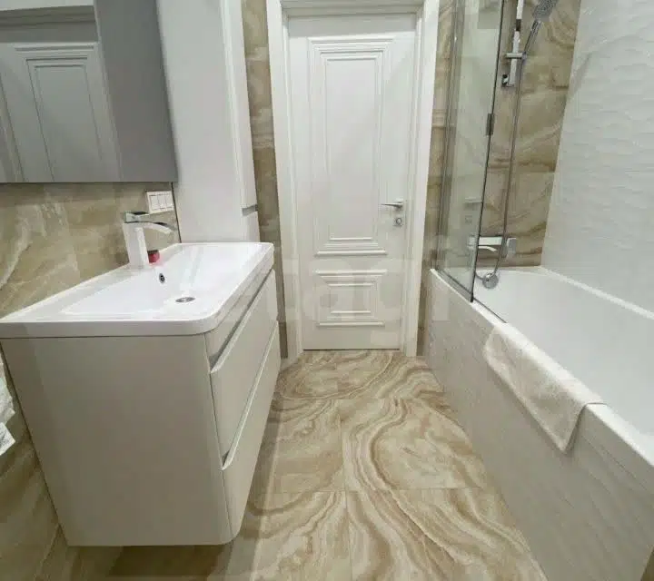 Продаётся 1-комнатная квартира, 74.6 м²