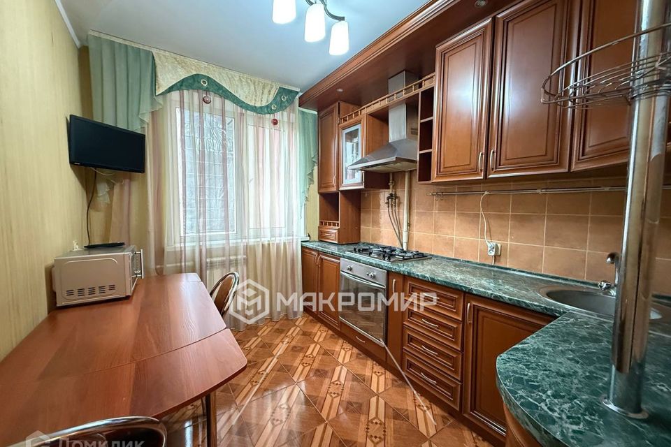 Продаётся 4-комнатная квартира, 75 м²
