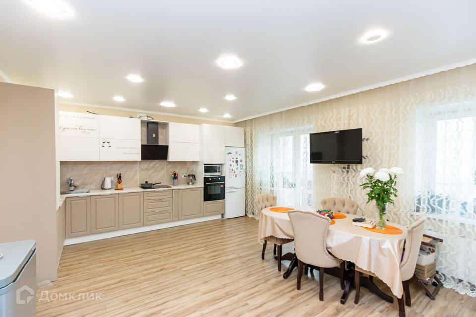 Продаётся 2-комнатная квартира, 57.4 м²