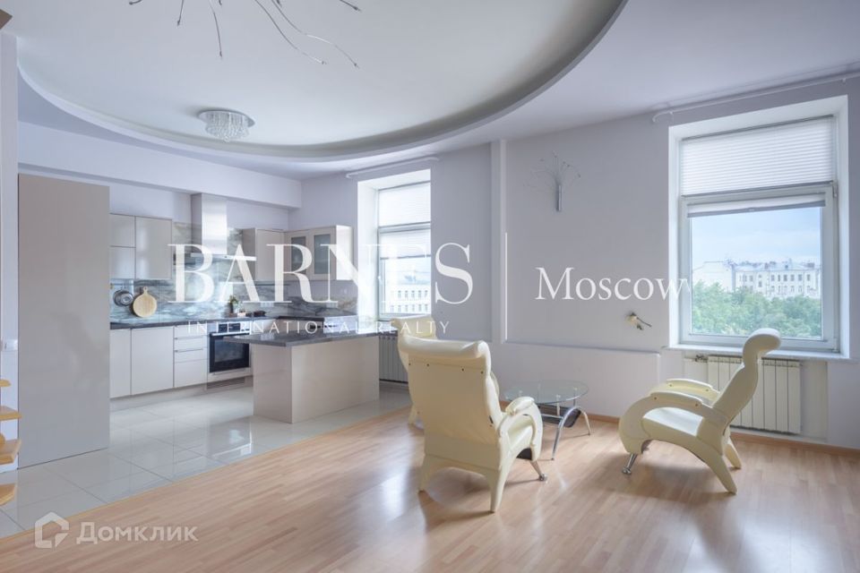 Сдаётся 5-комнатная квартира, 270 м²